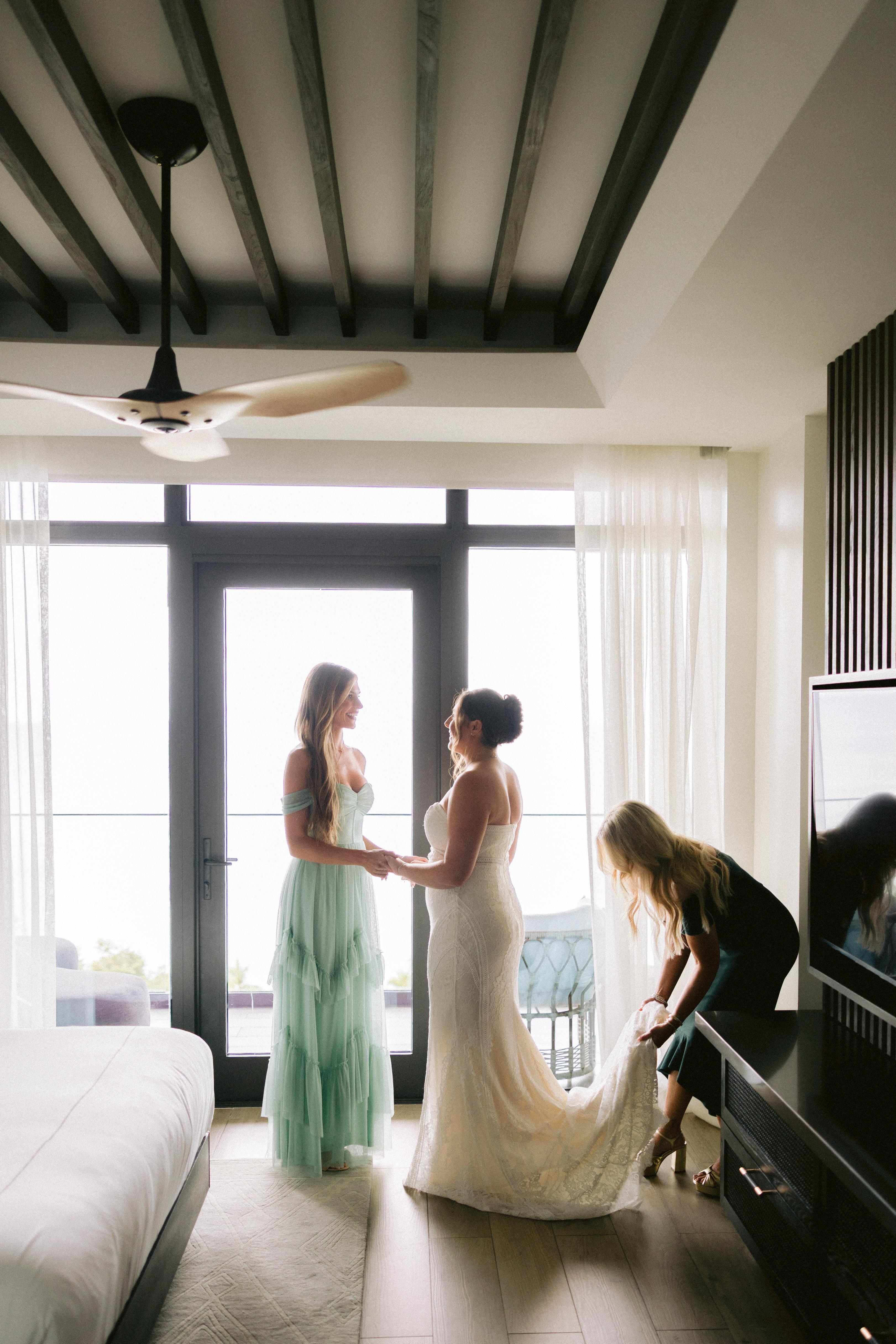 An Intimate Seaside Celebration in Honduras photo 5