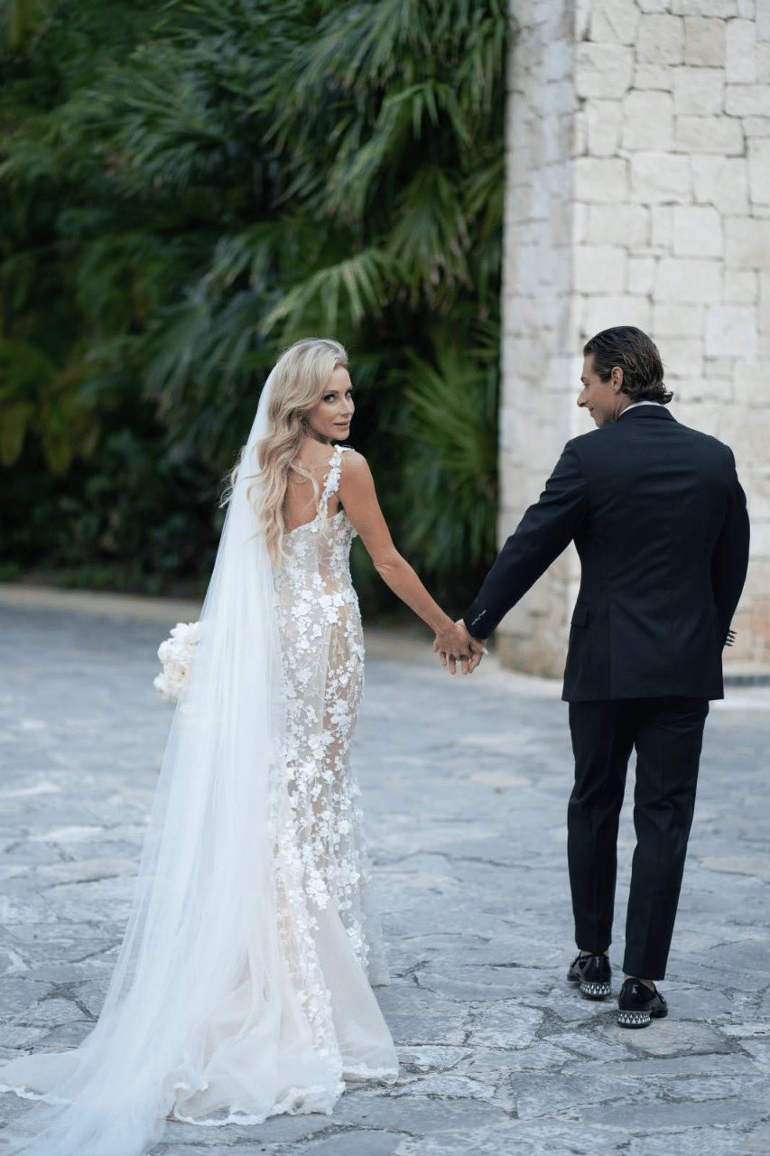 Coastal Romance and Heartfelt Vows in Cancun photo 3