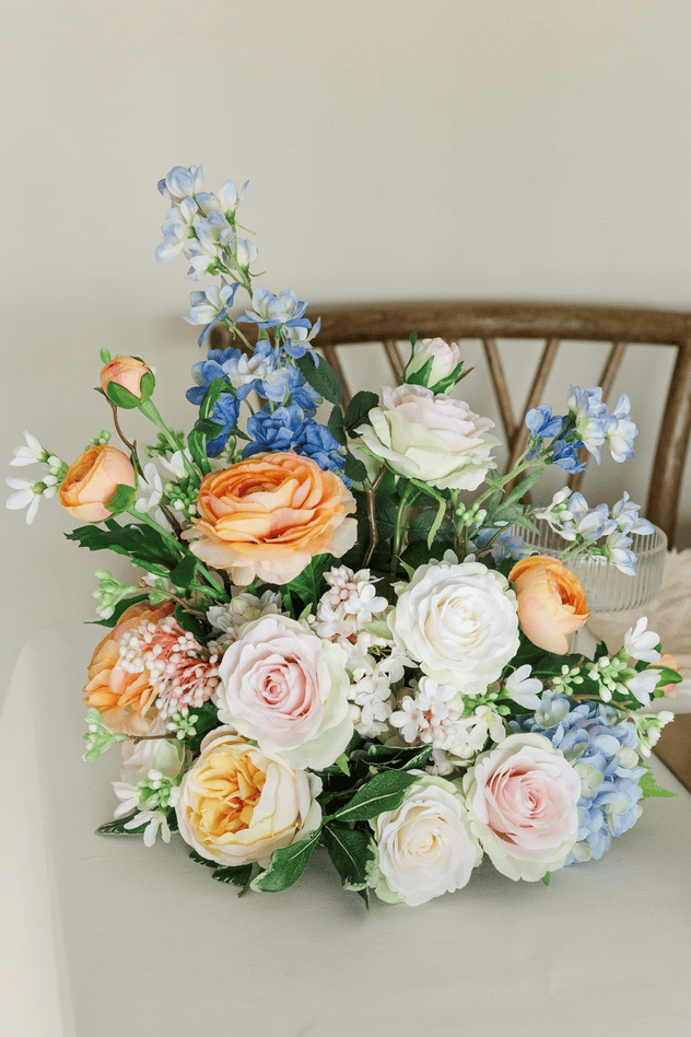Kate Vaseless Centerpiece