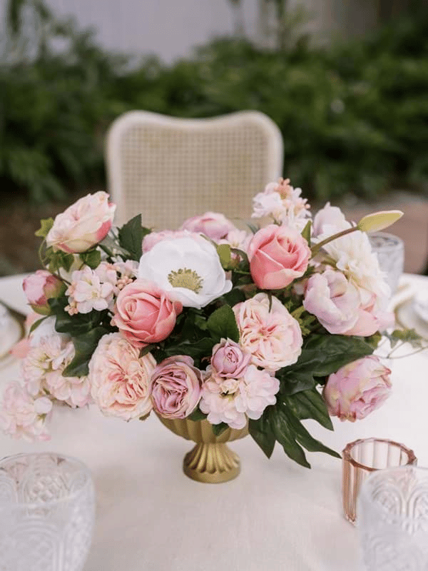 Charlotte Large Centerpiece