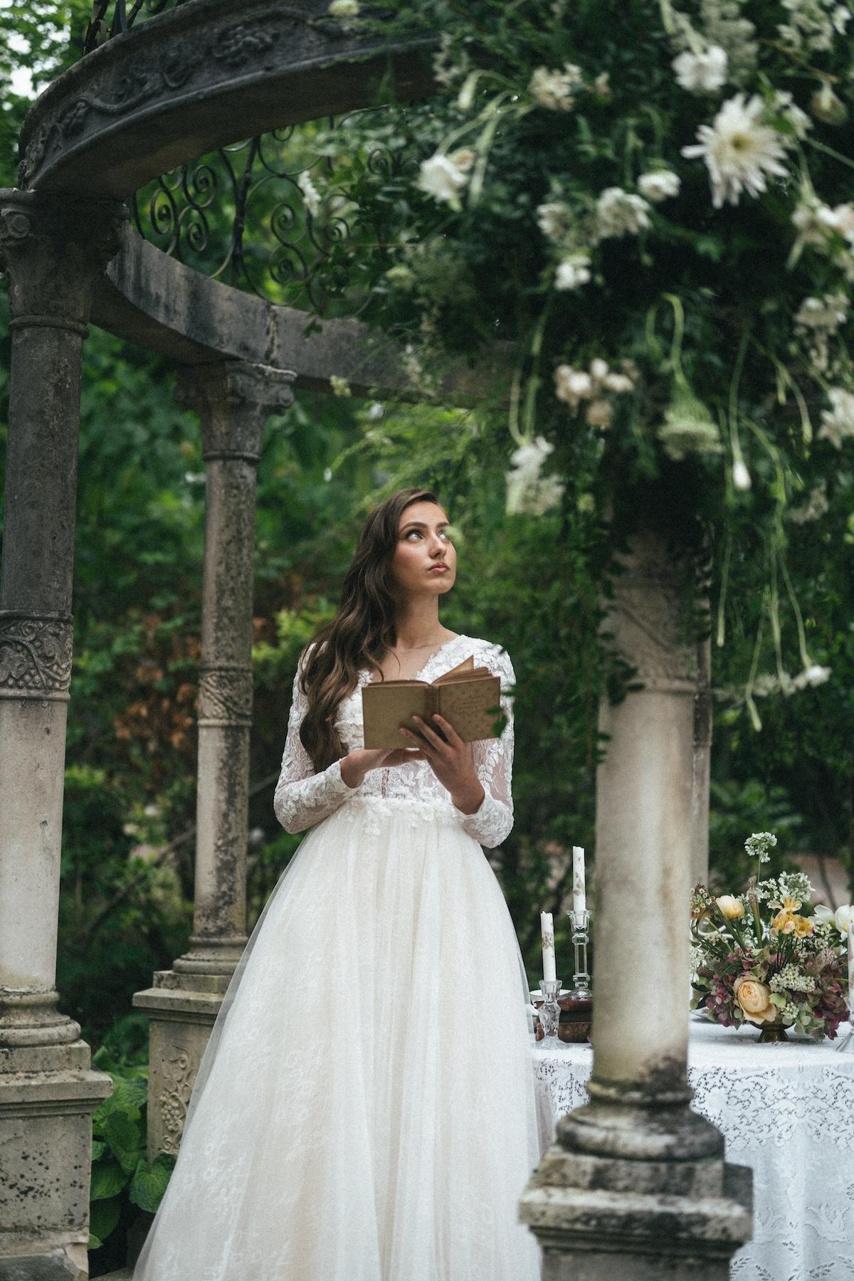 A Romantic Spring Wedding at the Caramoor Estate 46
