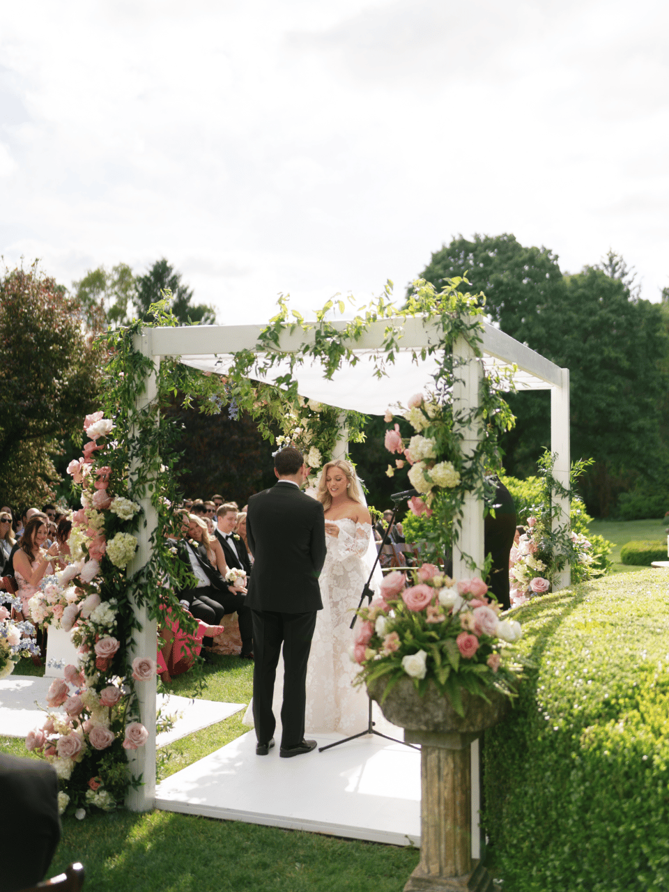 An Effortlessly Elegant Wedding at Greencrest Manor photo 3