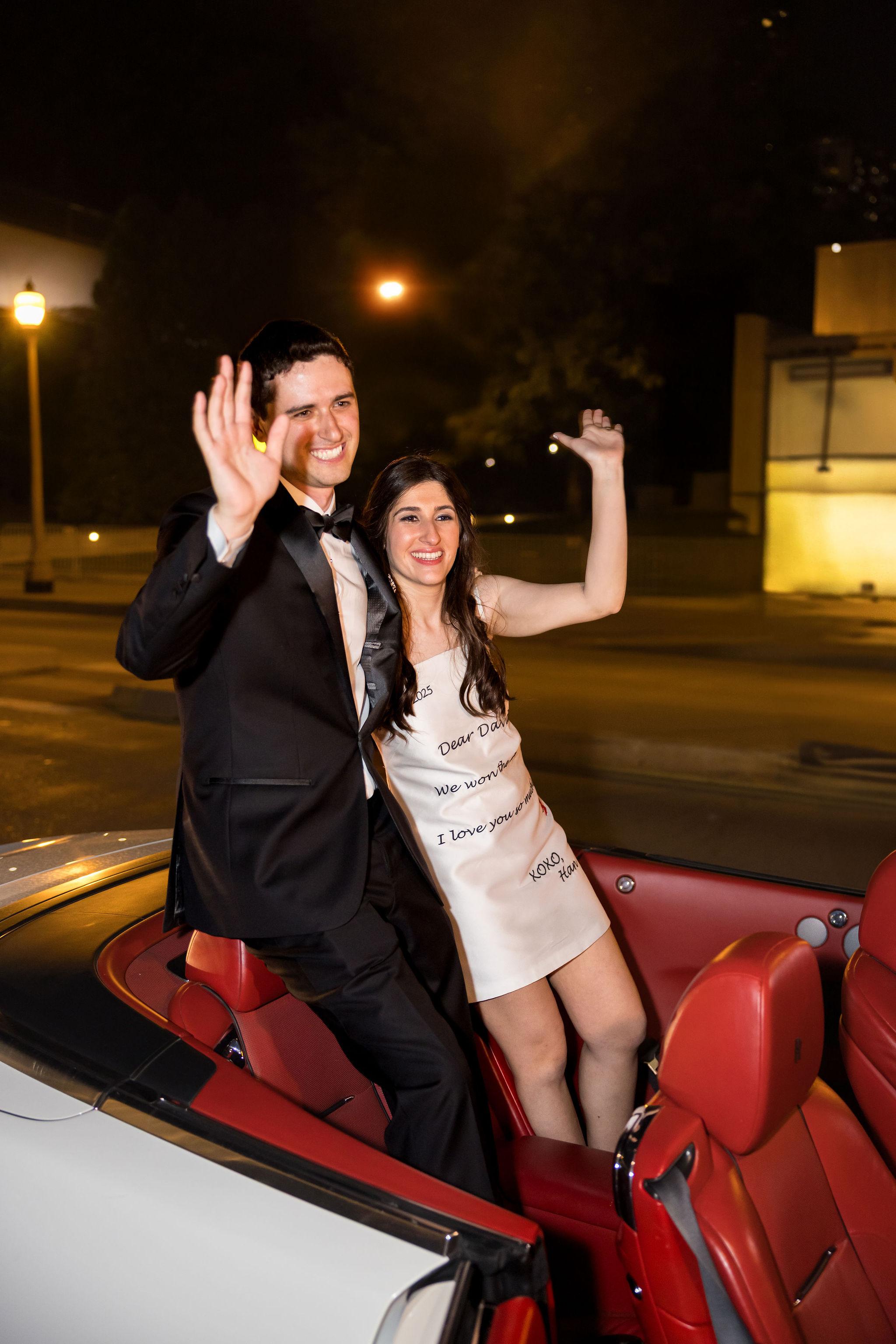 A Non-Traditional Summer Wedding at The Art Institute of Chicago 21
