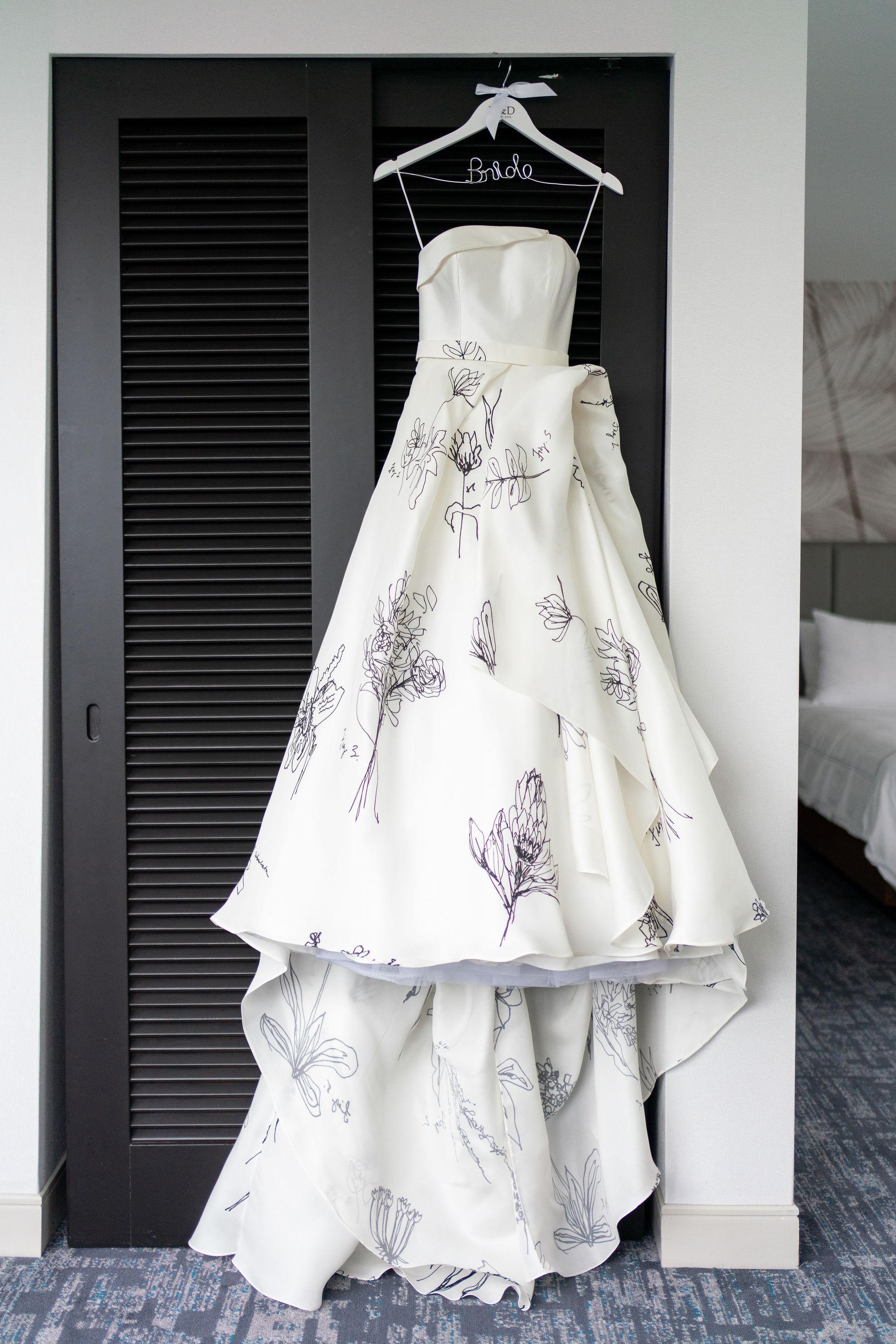 A Non-Traditional Summer Wedding at The Art Institute of Chicago 29