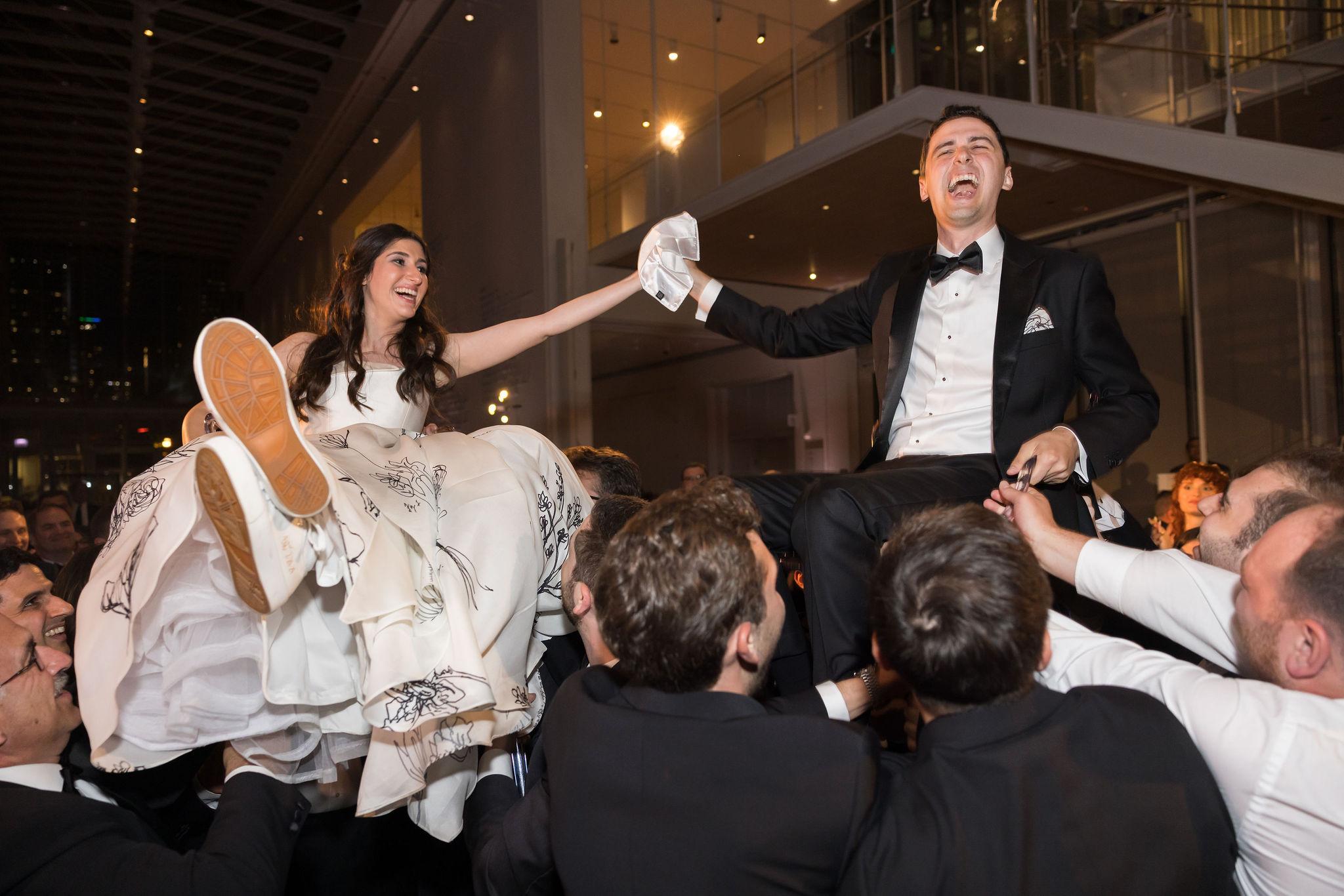 A Non-Traditional Summer Wedding at The Art Institute of Chicago 8