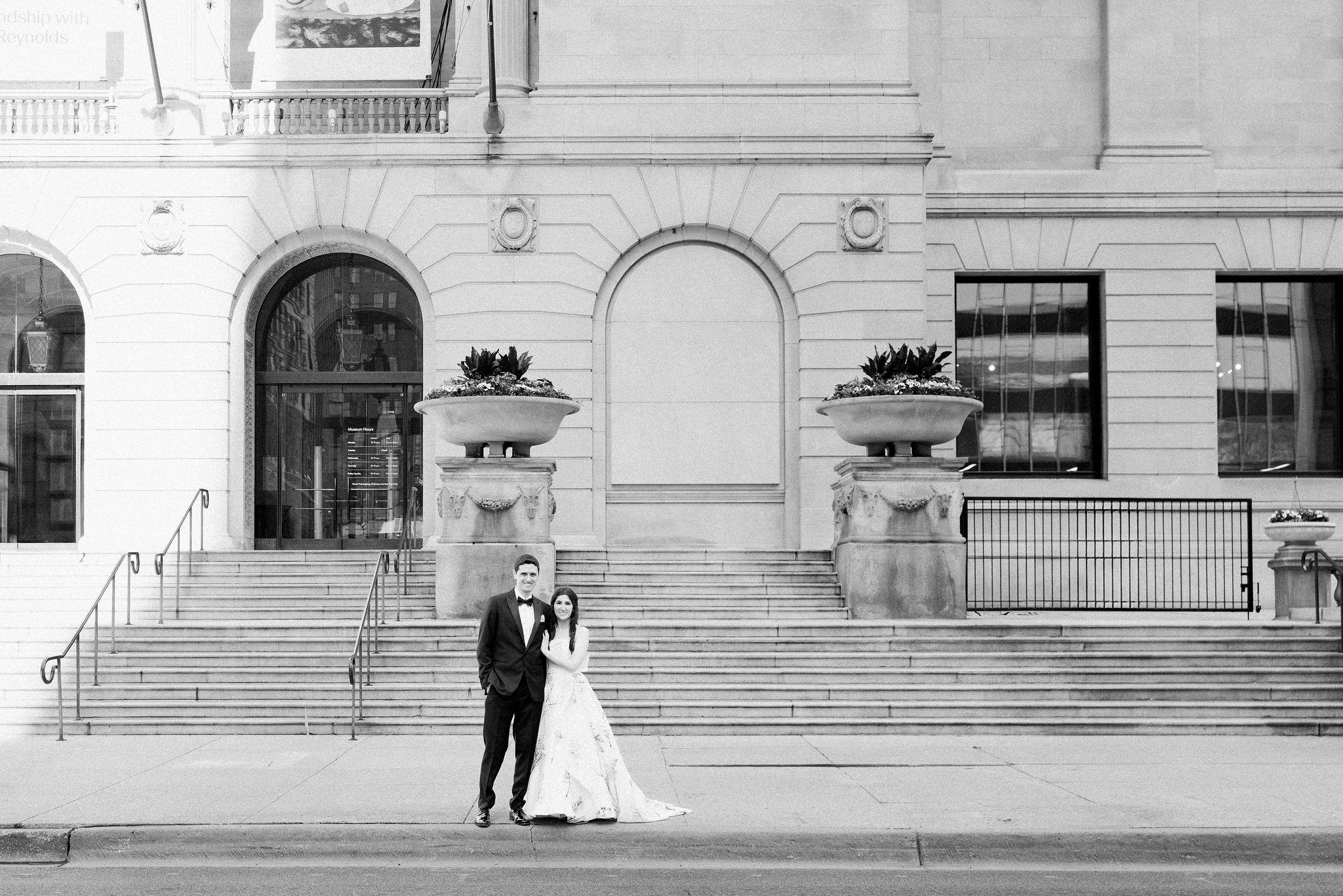 A Non-Traditional Summer Wedding at The Art Institute of Chicago 14