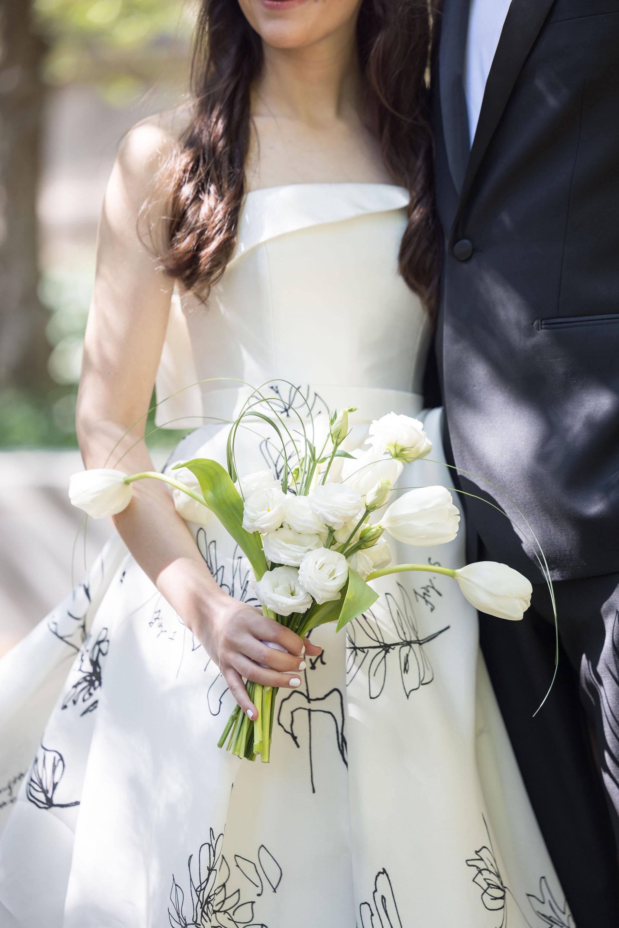 A Non-Traditional Summer Wedding at The Art Institute of Chicago 12