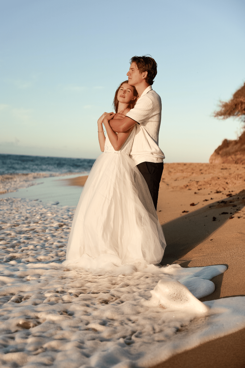 An Intimate Oahu Sunrise Elopement