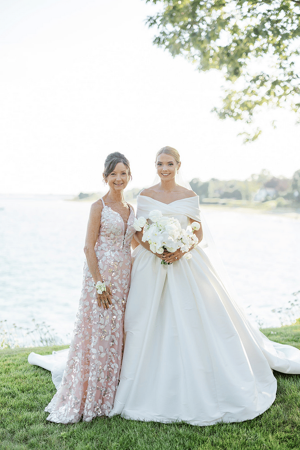 Effortless Elegance in a Modern Coastal Setting 33