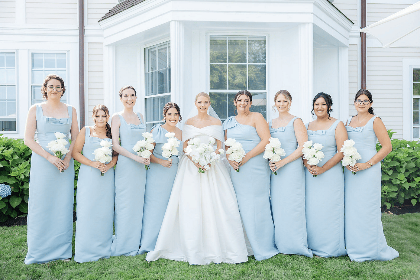 Effortless Elegance in a Modern Coastal Setting 58