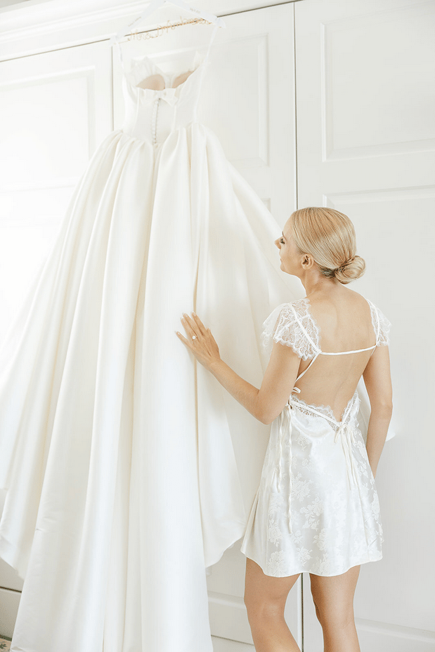 Effortless Elegance in a Modern Coastal Setting 13