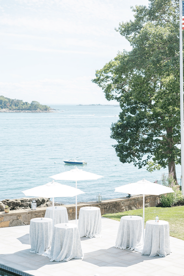 Effortless Elegance in a Modern Coastal Setting 47