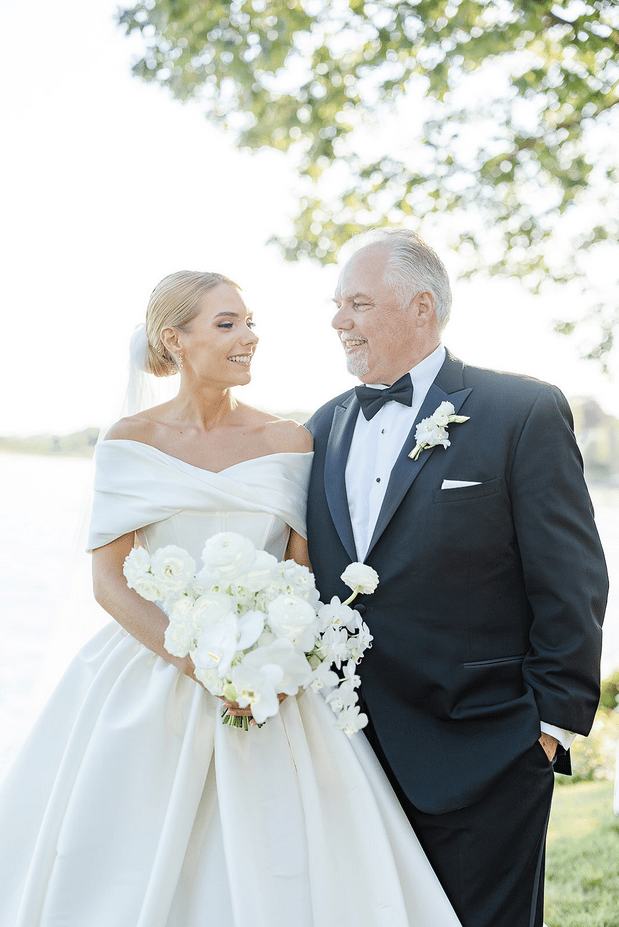 Effortless Elegance in a Modern Coastal Setting 9