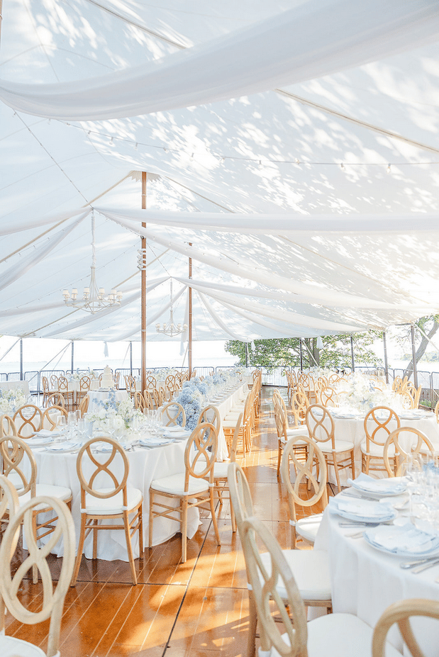 Effortless Elegance in a Modern Coastal Setting 43