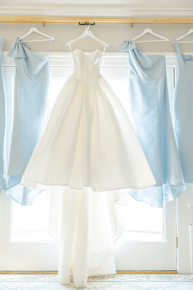 Effortless Elegance in a Modern Coastal Setting 7
