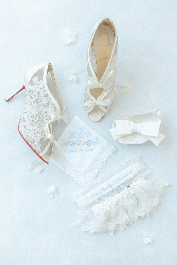 Effortless Elegance in a Modern Coastal Setting 34