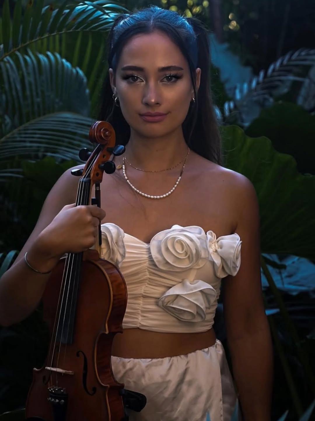 Anna Edelweiss - Violinist portfolio 1