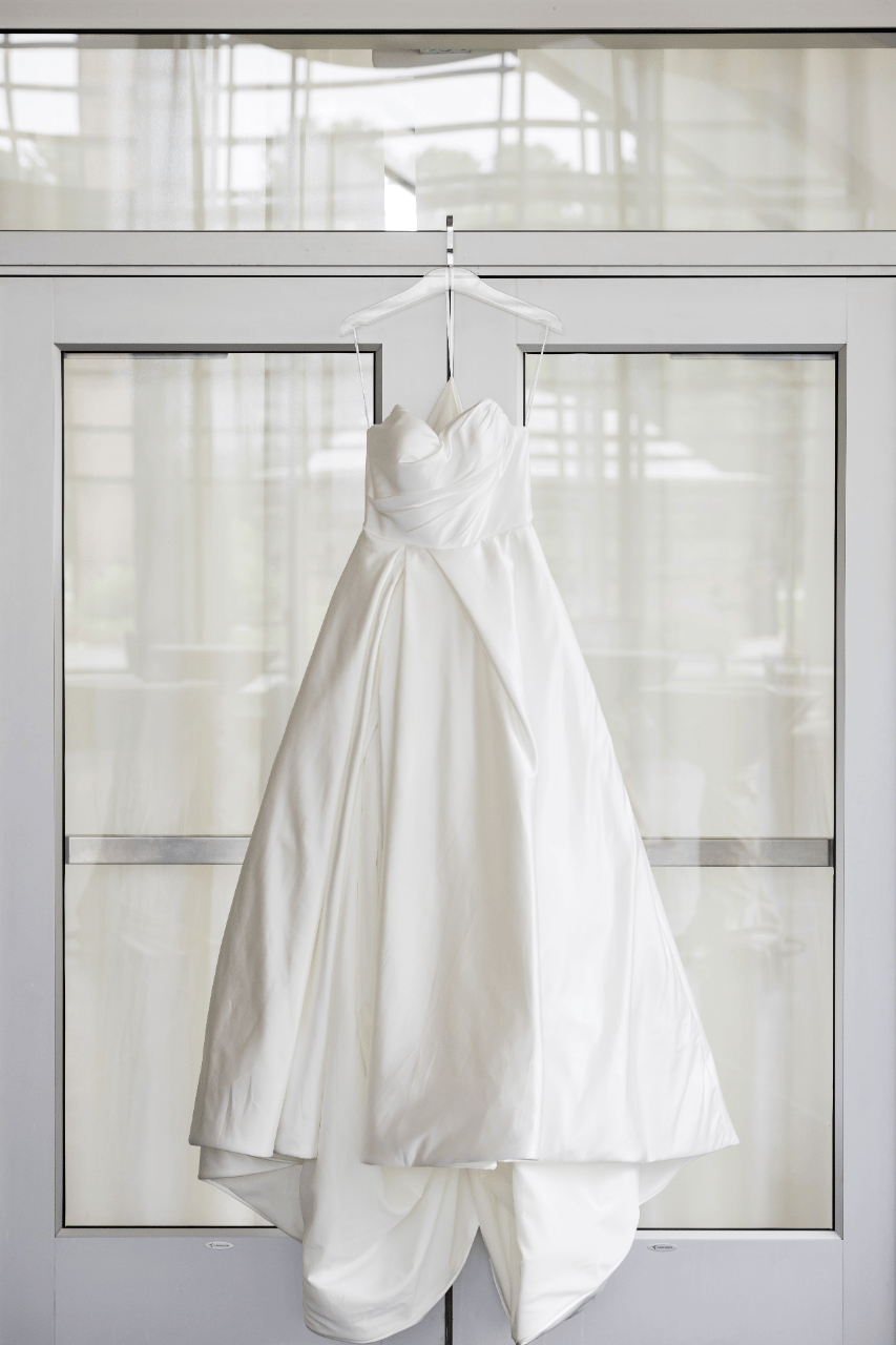 A Graceful and Effortlessly Elegant Riverview Wedding photo 2