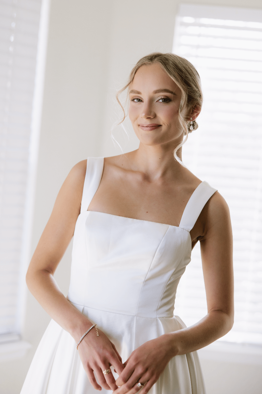 Sacred Vows and Classic Style on a Winter Afternoon photo 4
