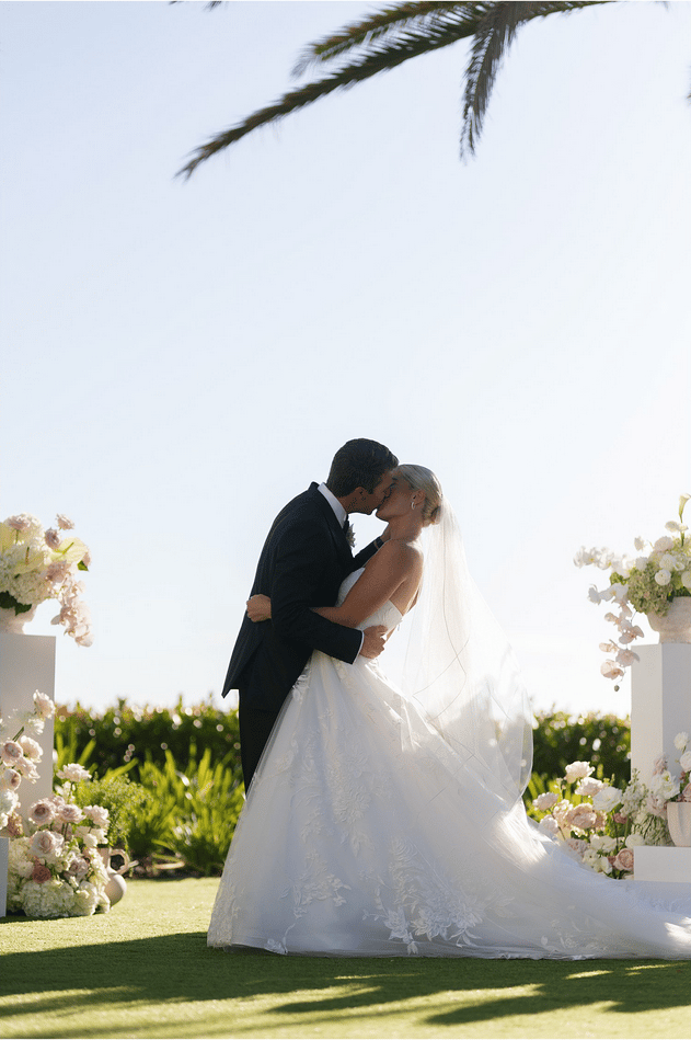 A Romantic Blush and White Wedding on the Florida Coast 1