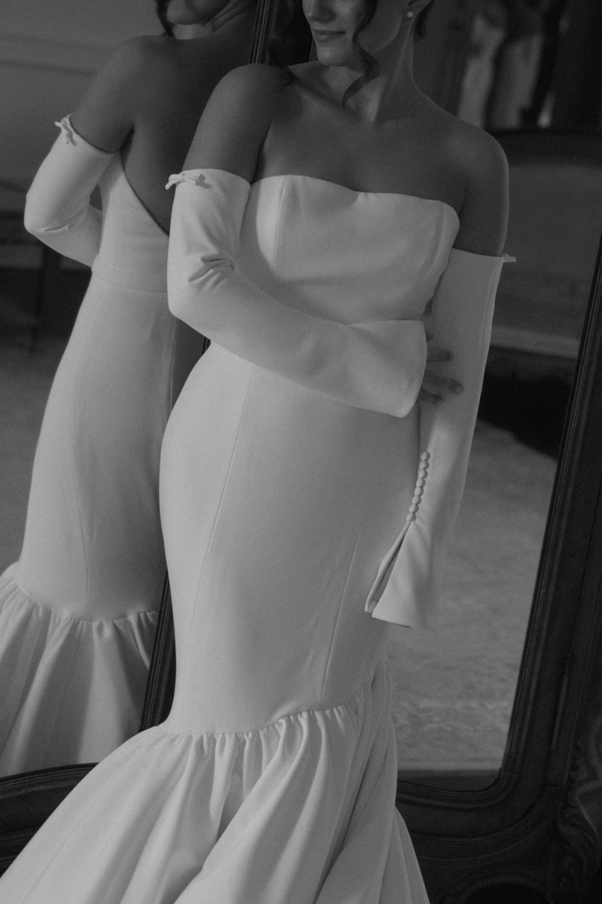 Neutral Hues and Timeless Vows at Park Savoy Estate photo 3