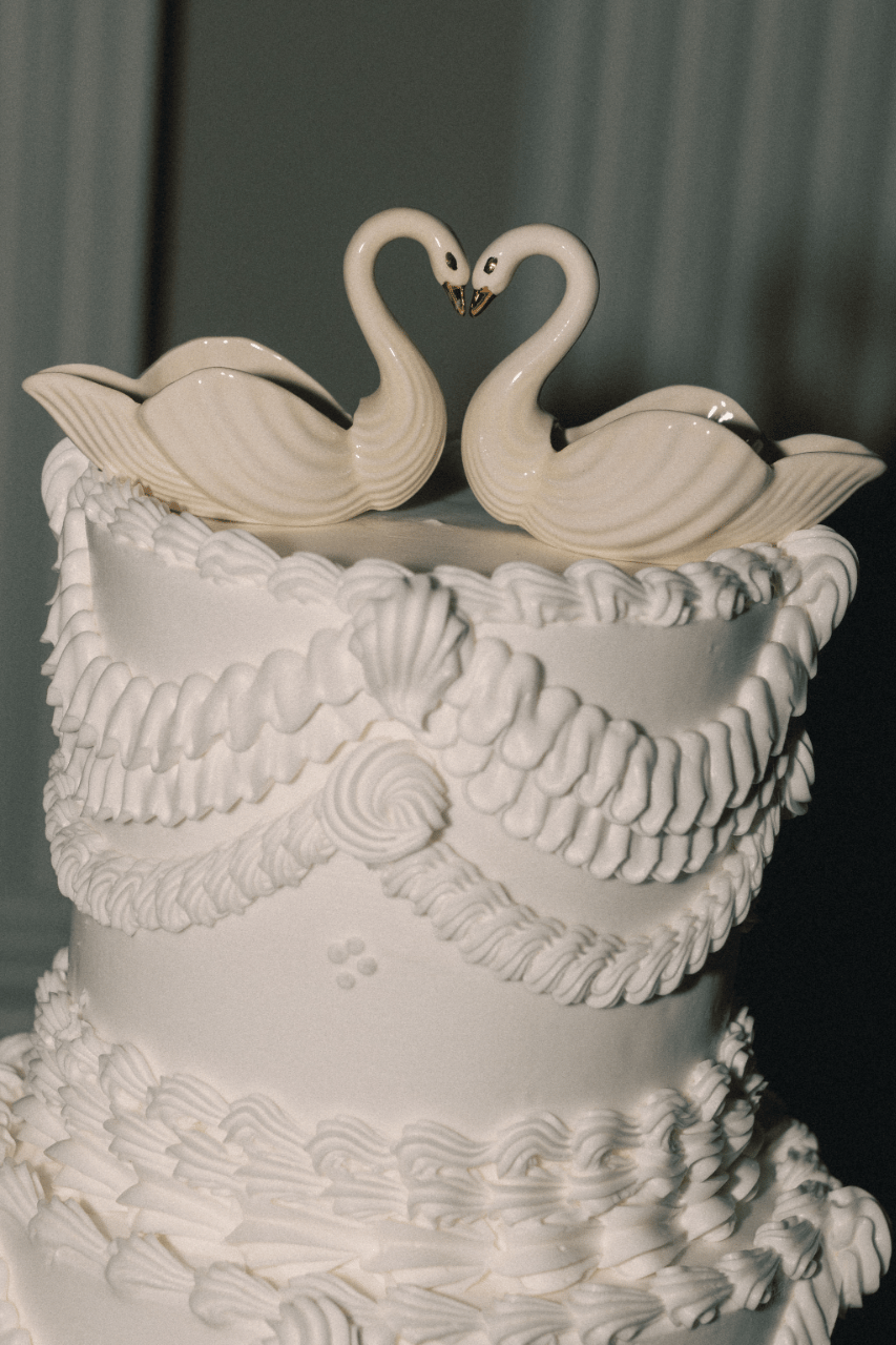 Neutral Hues and Timeless Vows at Park Savoy Estate photo 2