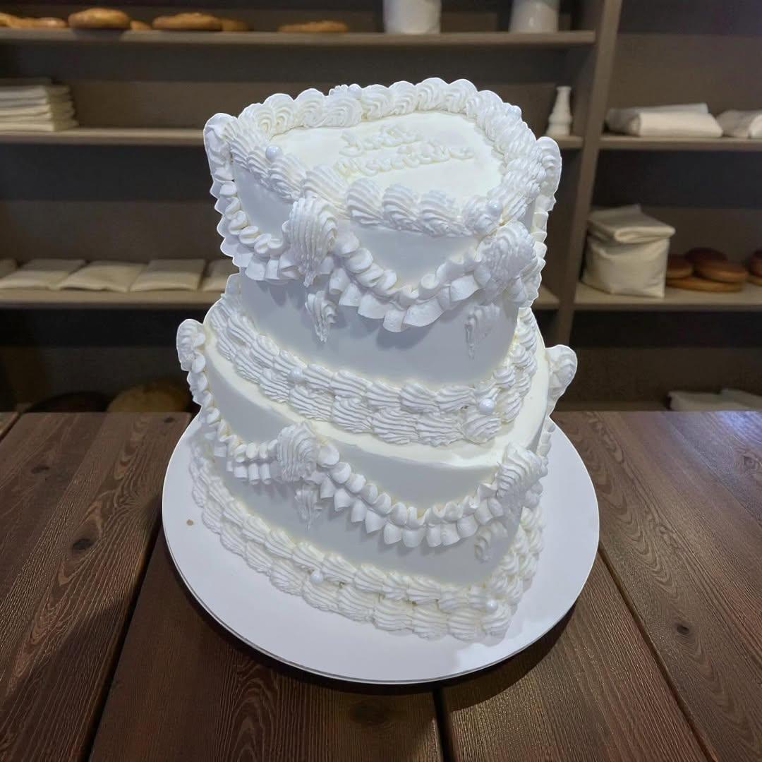 Cakes by Ashlee O