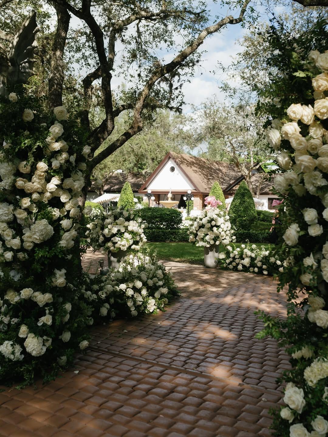 Isabella Codinach & Robby Earick's wedding 13