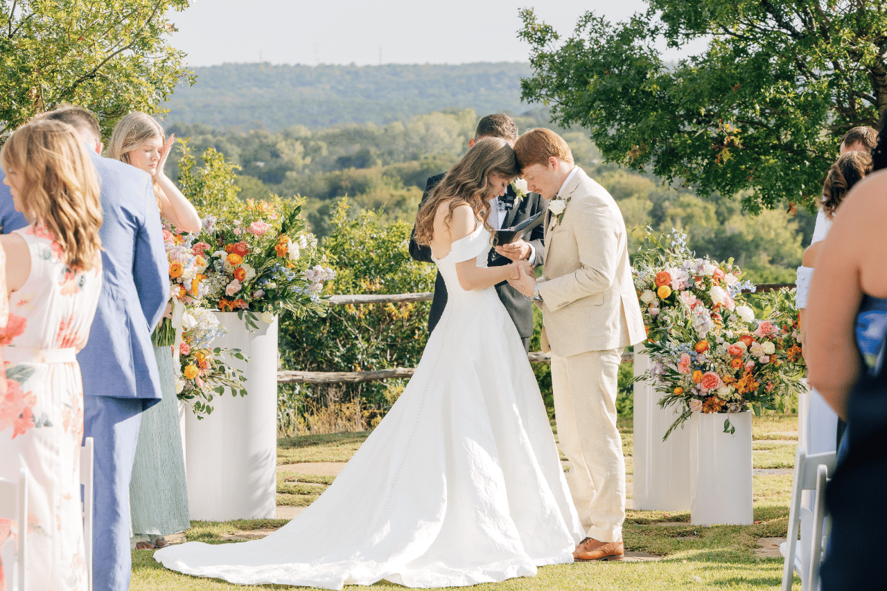 A Homecoming Wedding Amid Vineyards and Golden Leaves photo 3