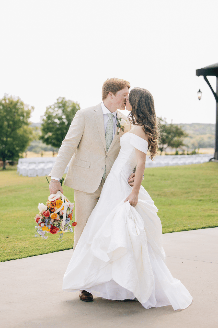 Kenzie Winter & Carson Holmes's wedding-image-4