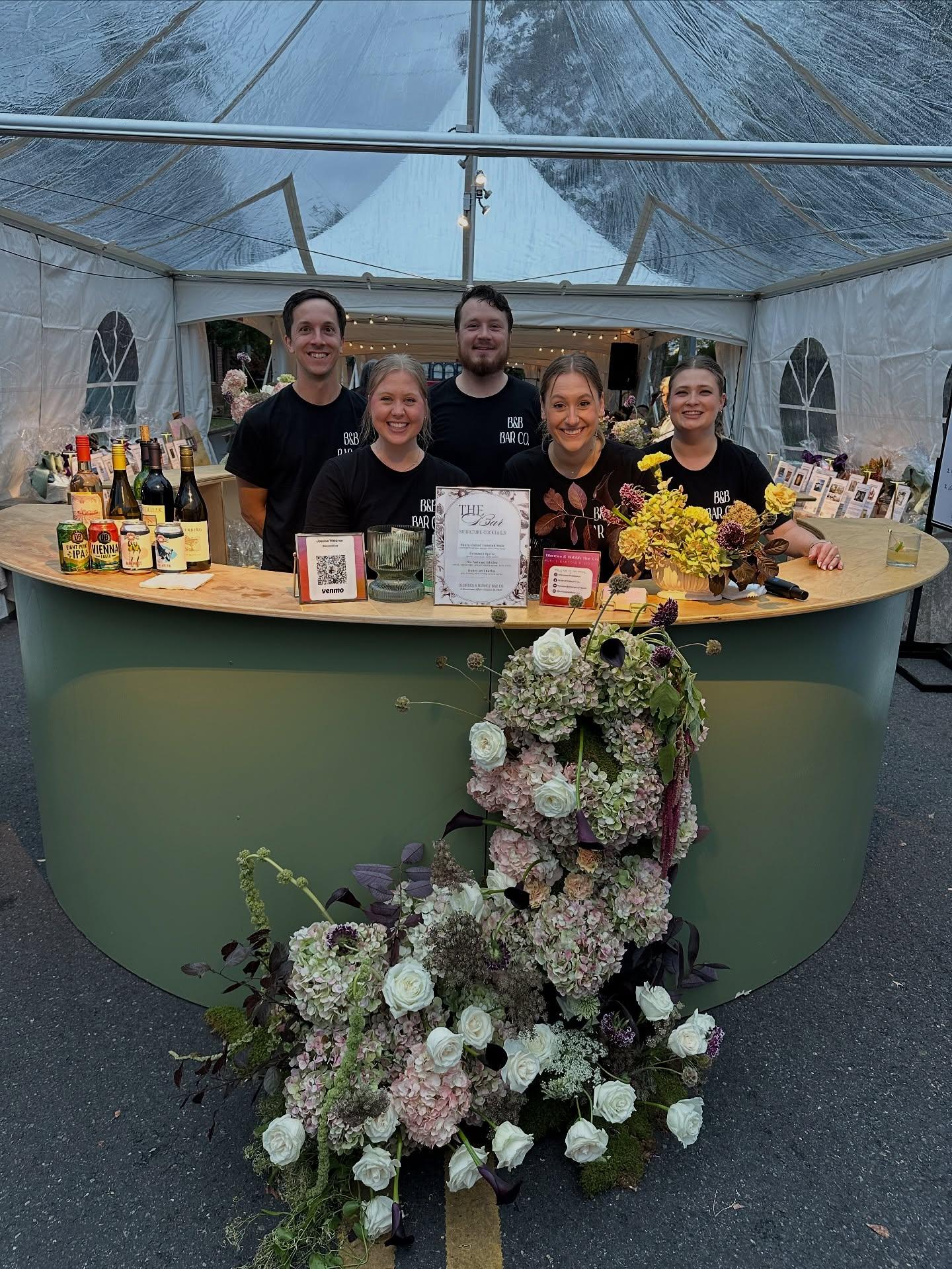 Blondes & Bubbly Bar Co.