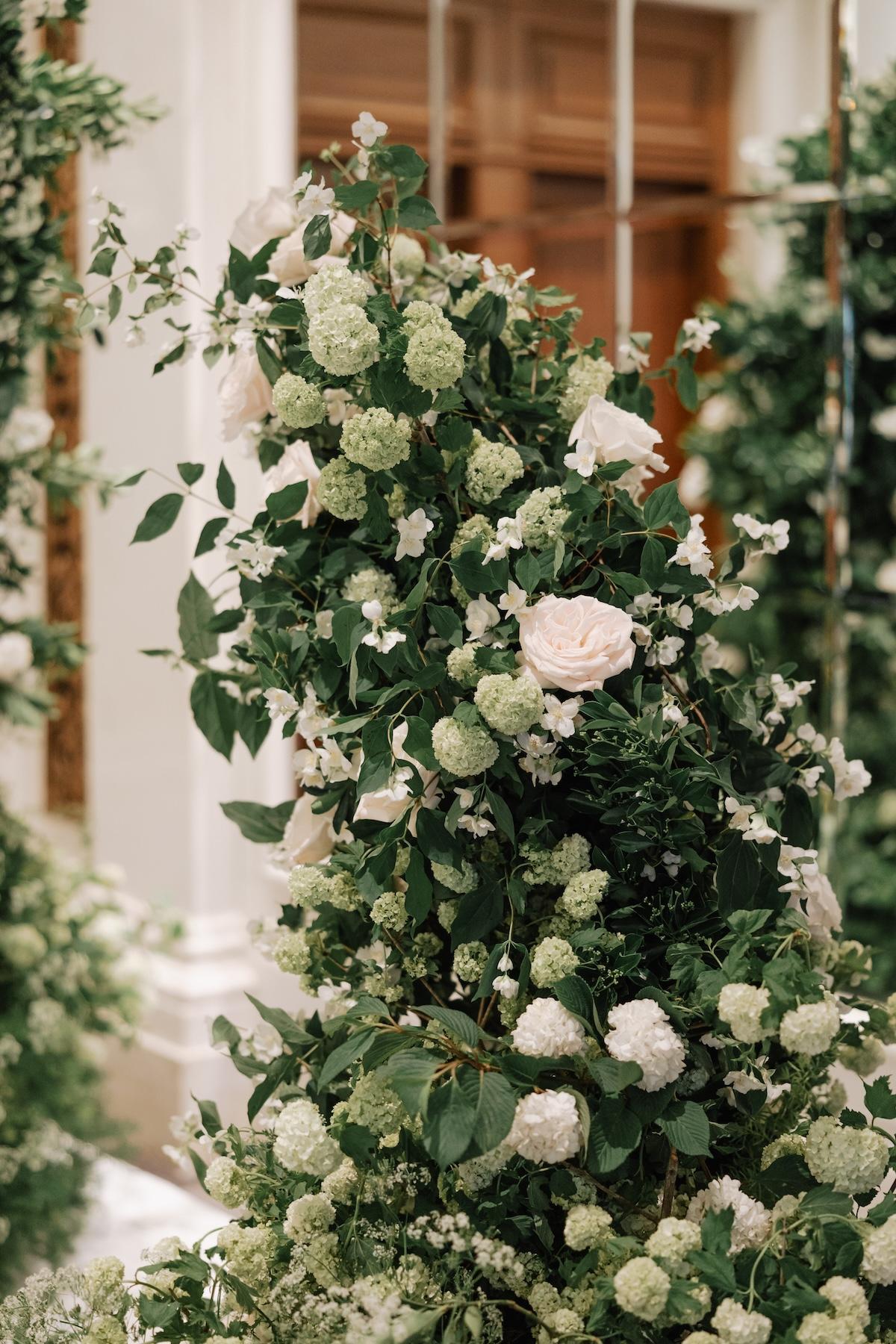 A Classic Spring Wedding at the St. Regis 55