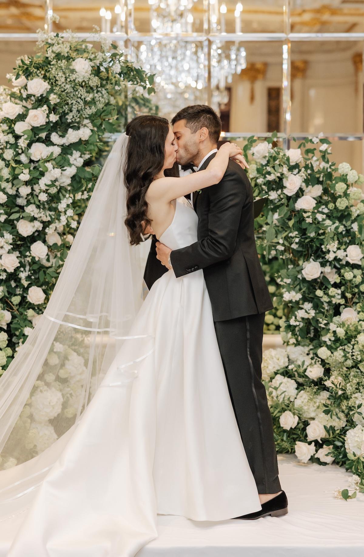 A Classic Spring Wedding at the St. Regis 43