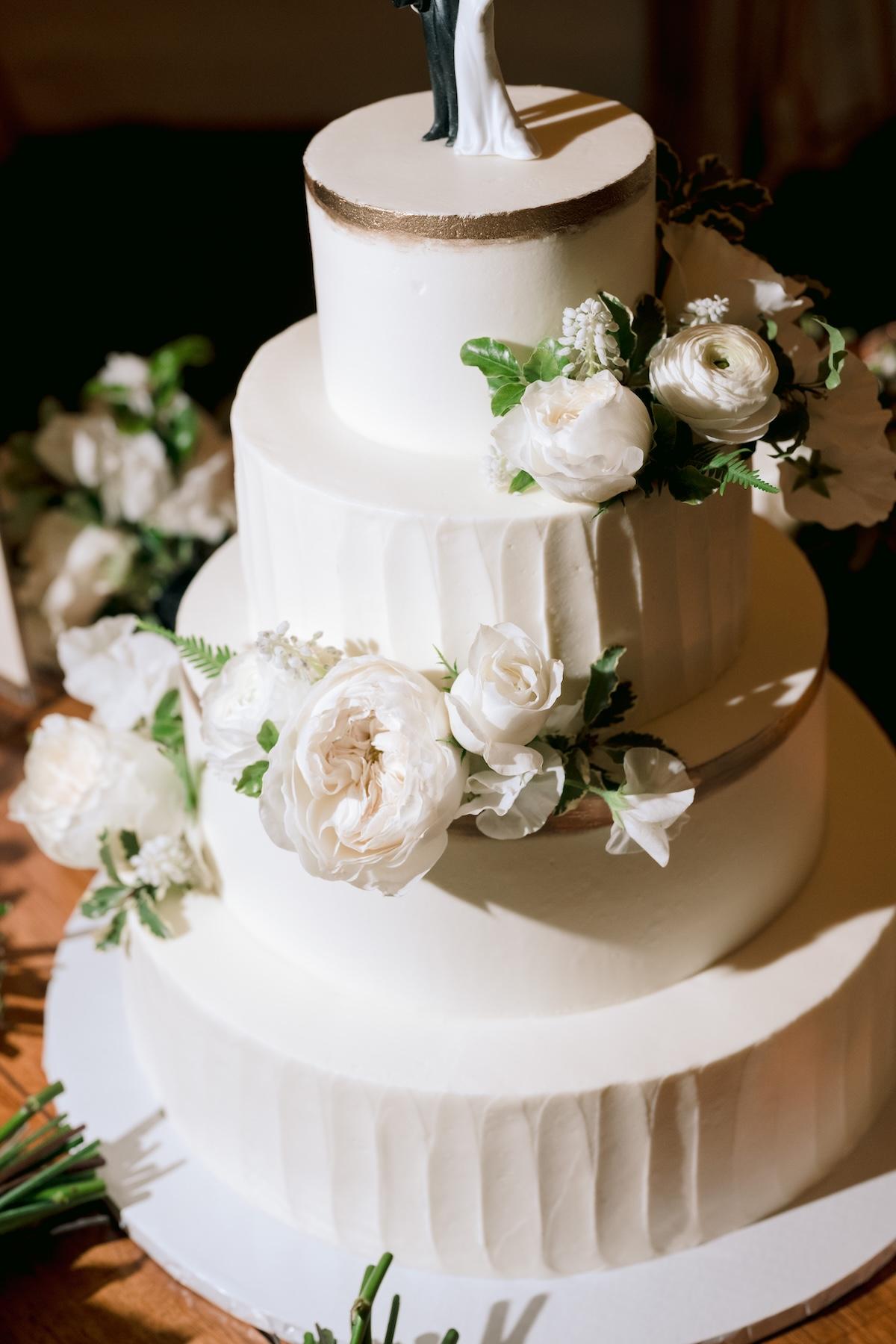 A Romantic Spring Wedding at Latrobe's on Royal 14