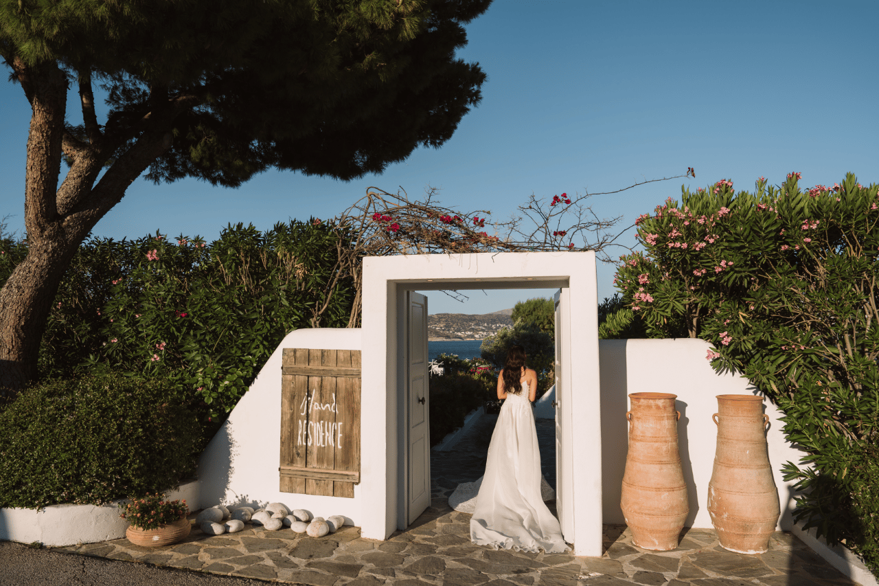 Summer Luxe Against the Rhythms of the Aegean photo 3