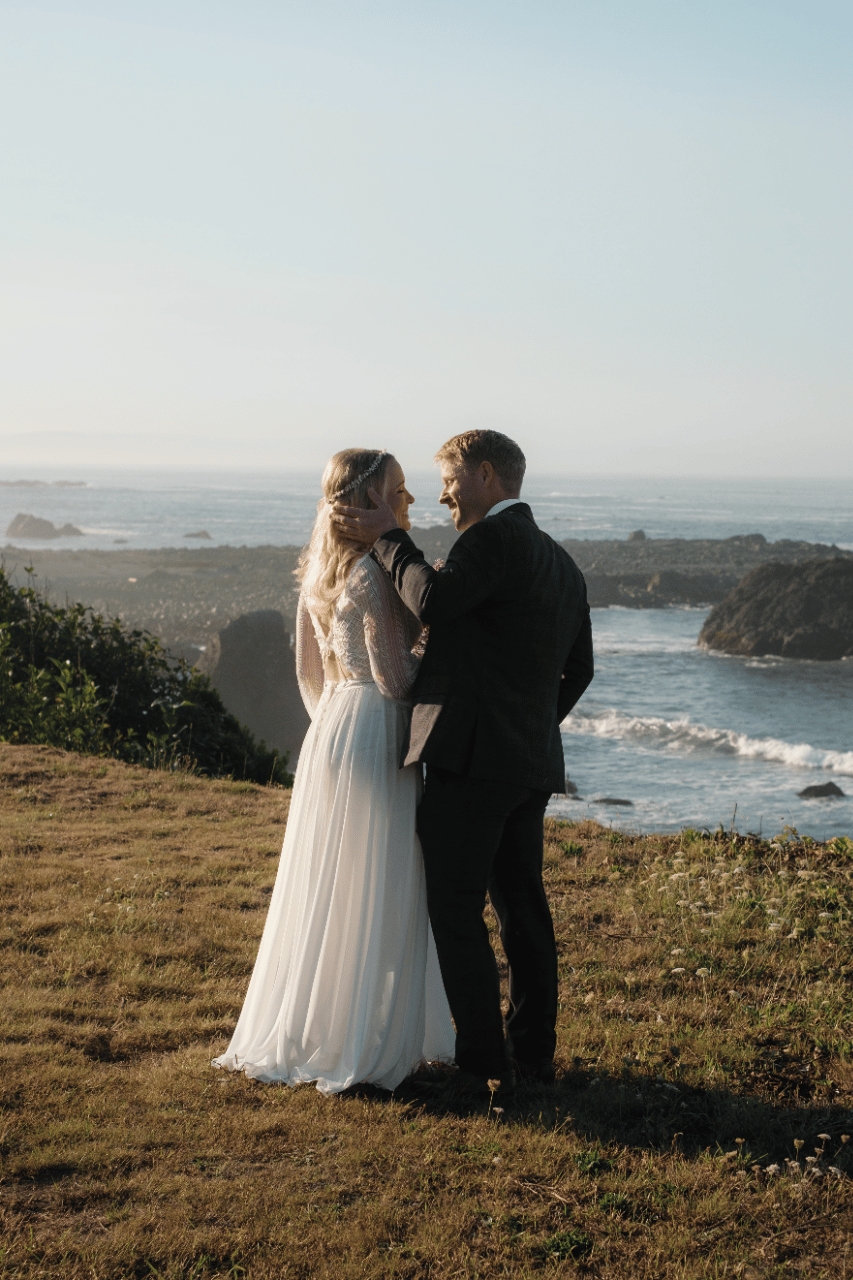 An Intimate Redwood Escape with Vintage Spirit photo 2