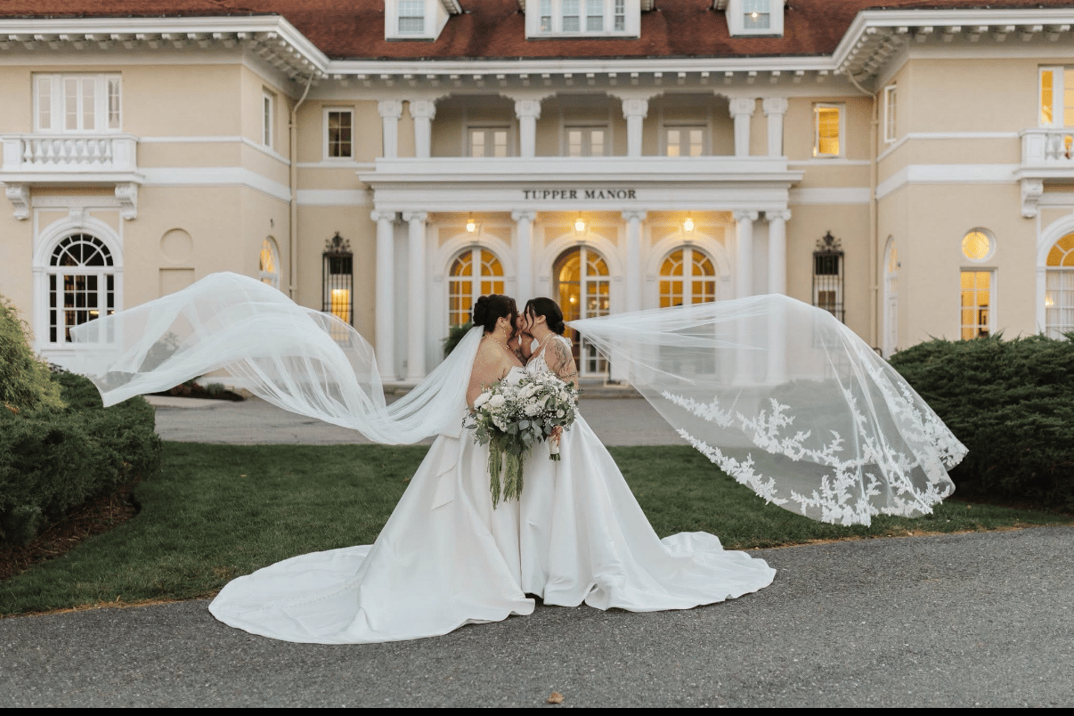 A Celebration of Quiet Sophistication at Tupper Manor
