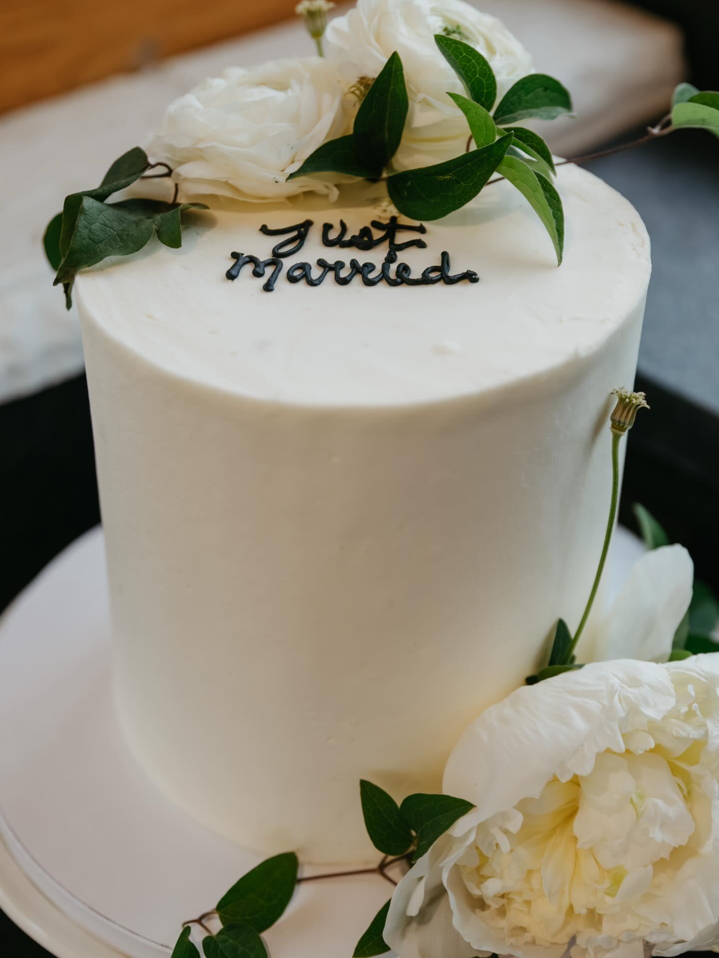Honey Bakes Cakery portfolio 5