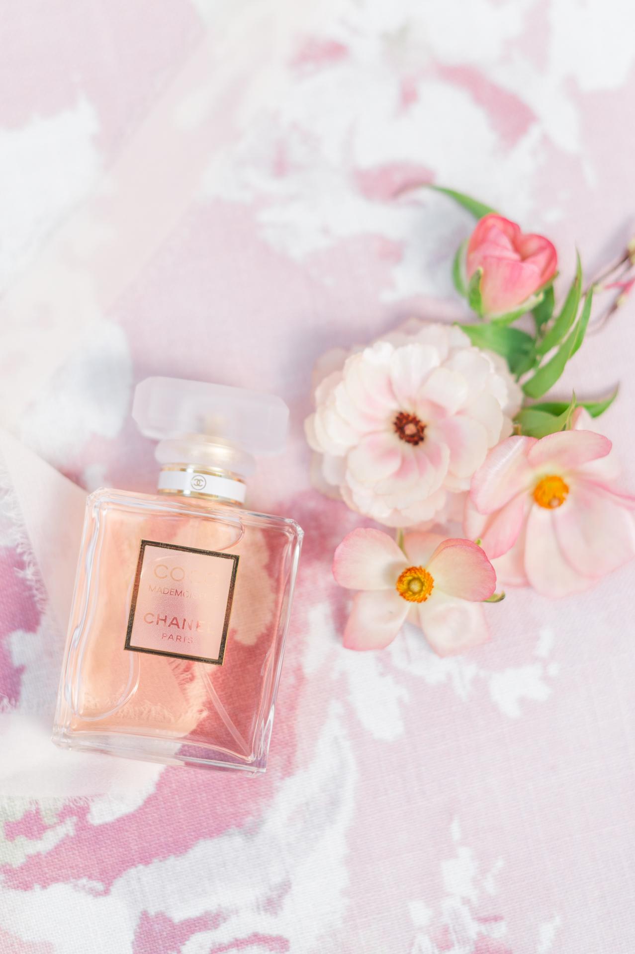 Effortless Refinement Amid Broadmoor’s Charm photo 3
