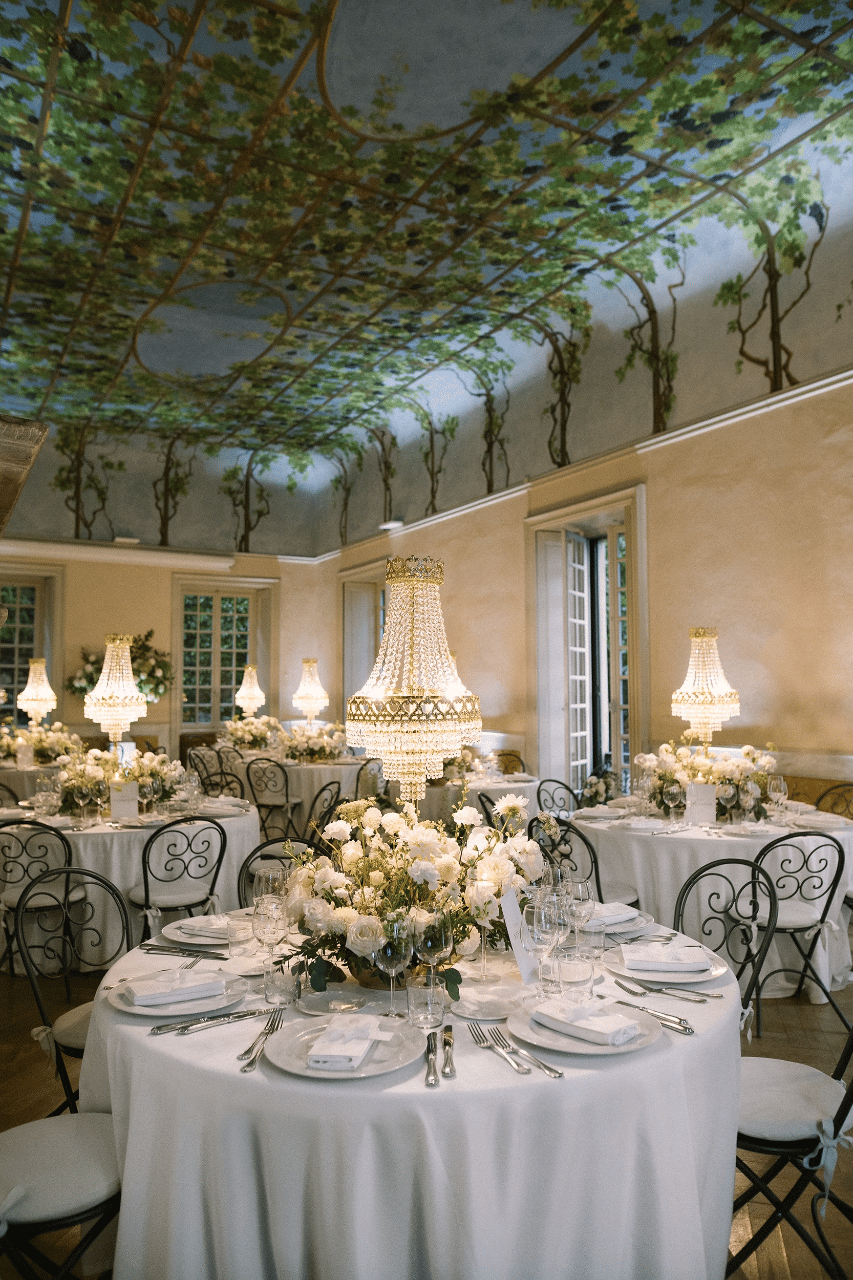 Chandeliers & Candlelight: A Golden Italian Affair