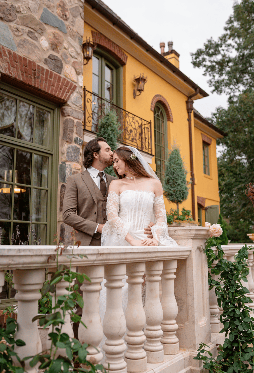 Romantic Textures and French Notes in a Secluded Haven photo 2