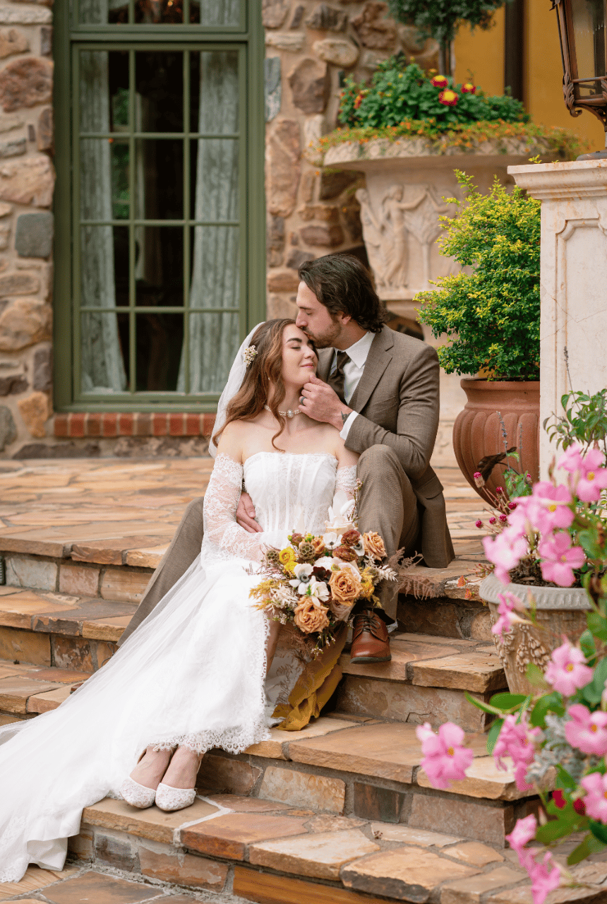 Romantic Textures and French Notes in a Secluded Haven photo 3