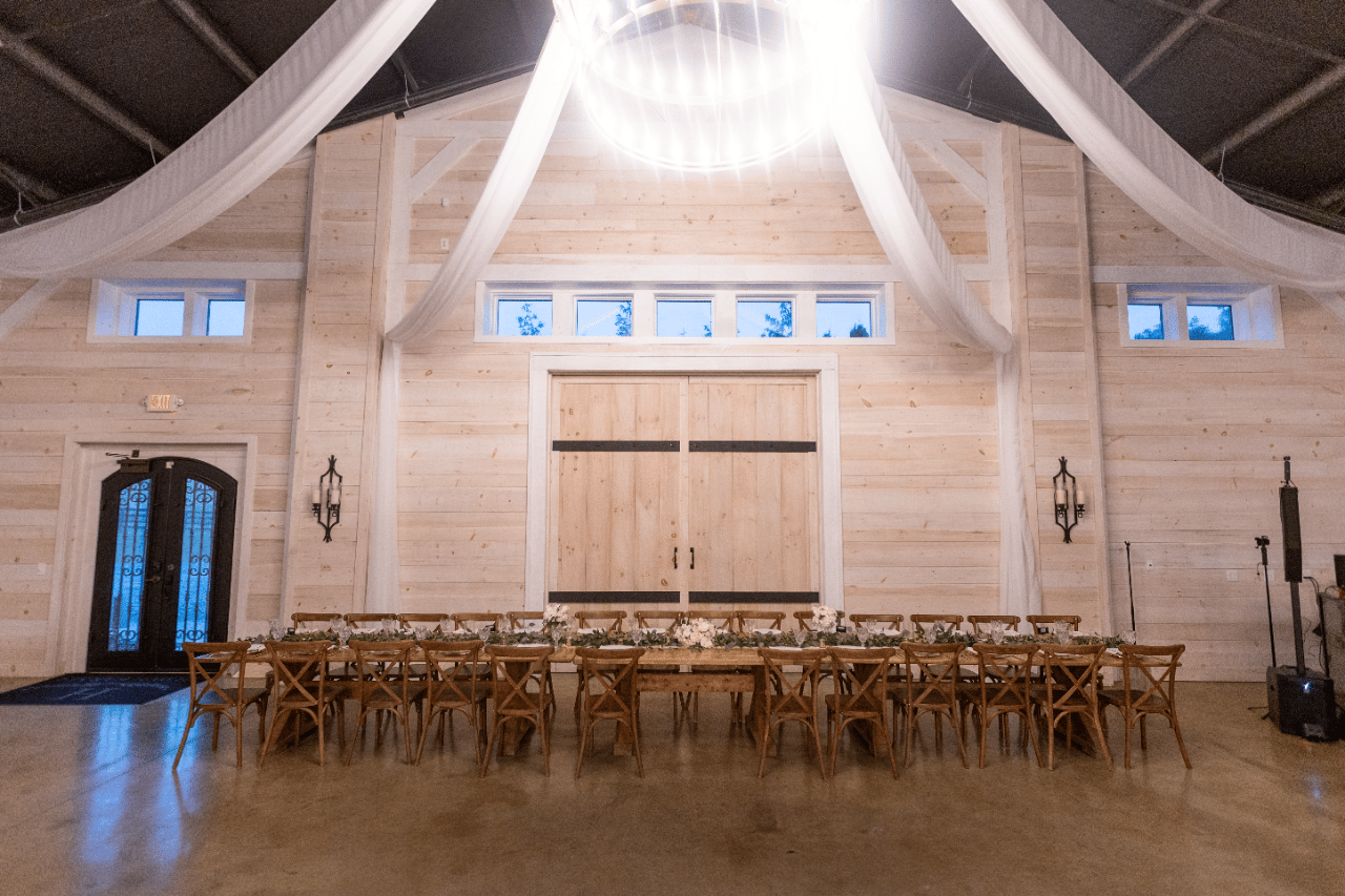 Stormlit Vows and Southern Grace in Emerald Tennessee