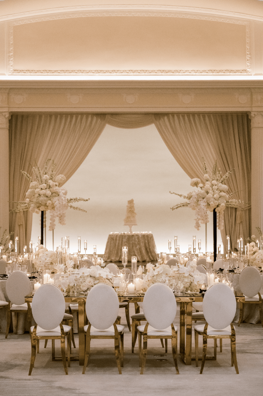 Ivory Florals & Candlelight Define a Vinoy Winter Affair