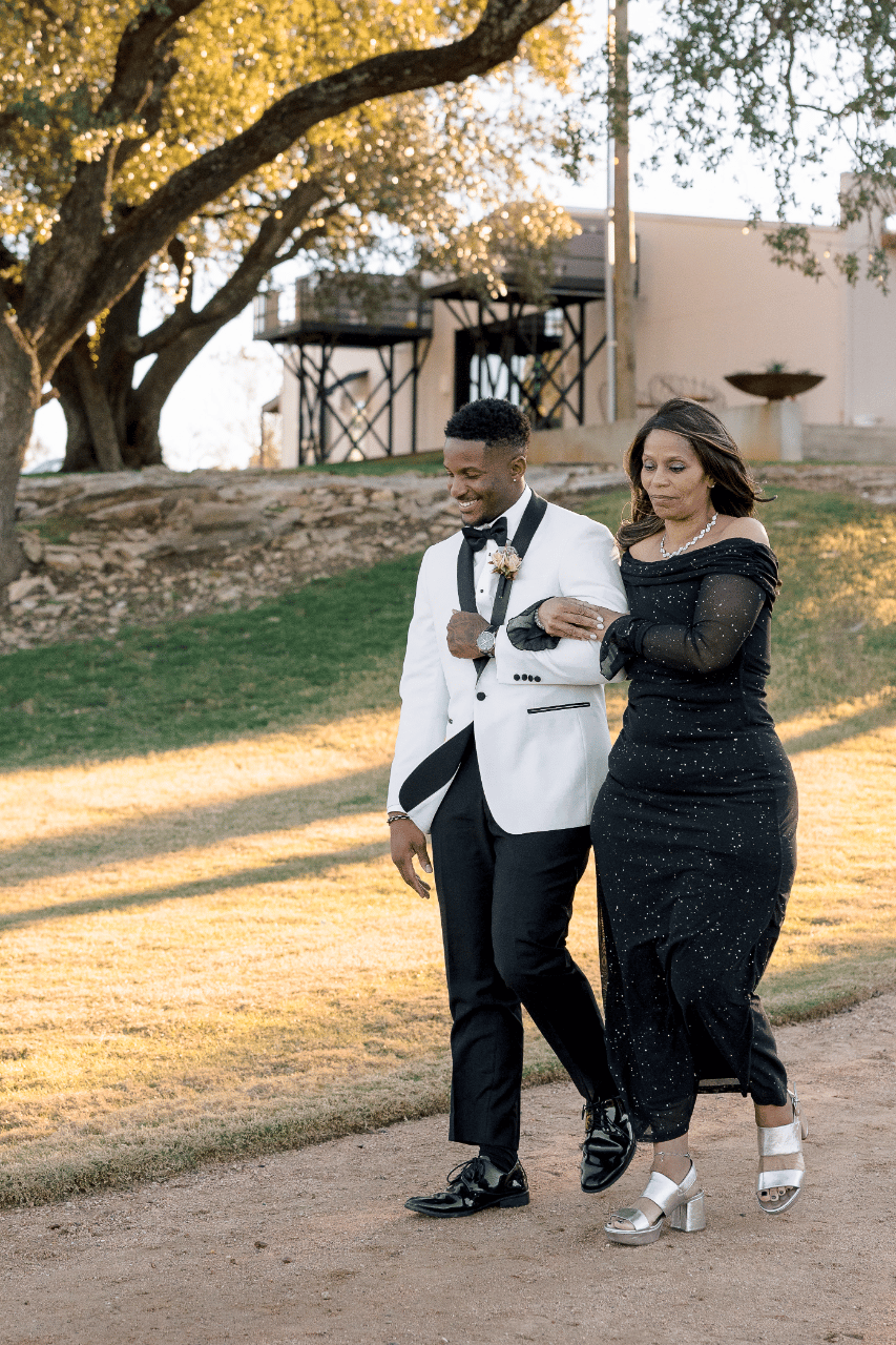 Lola Rojas & James Triplett's wedding-image-28