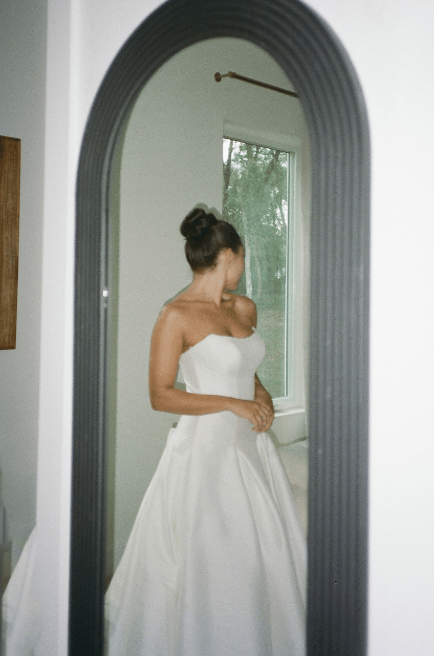 An Effortlessly Elegant Lakeside Wedding photo 4