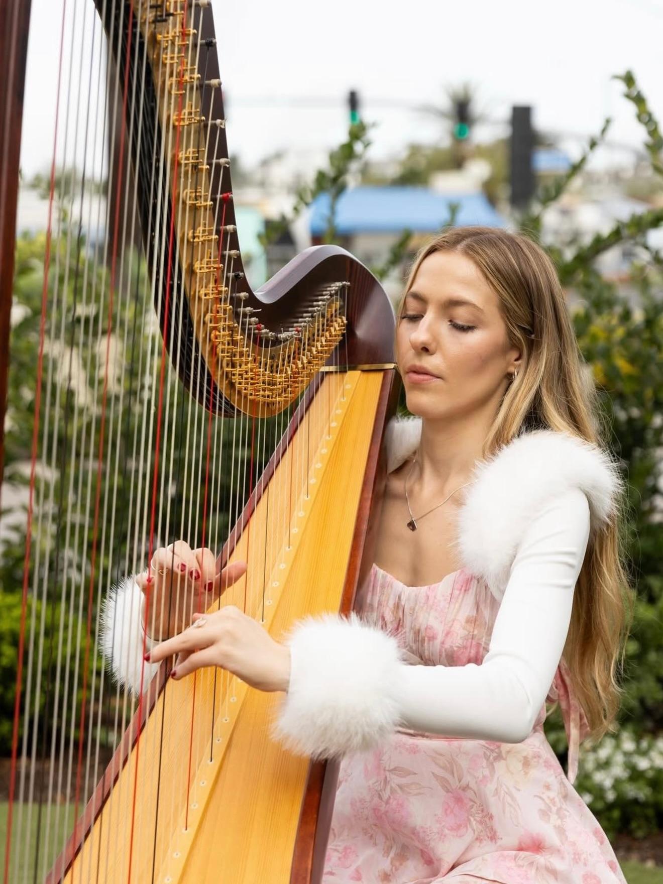 Ginger Rose Harpist