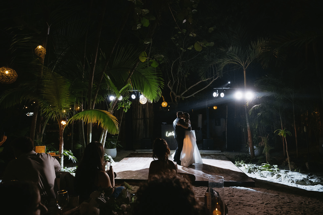 Danielle Welsh & Jeffrey Hurst's wedding-image-73
