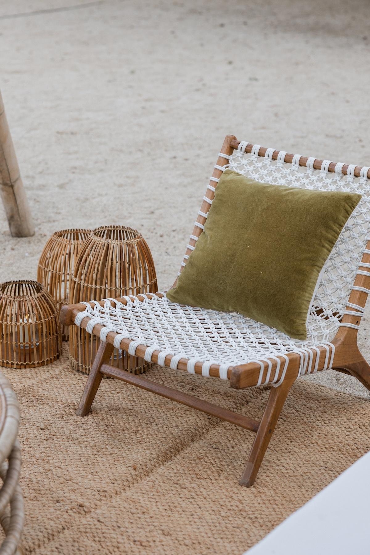 A Modern Spring Wedding at Puerto Raiz