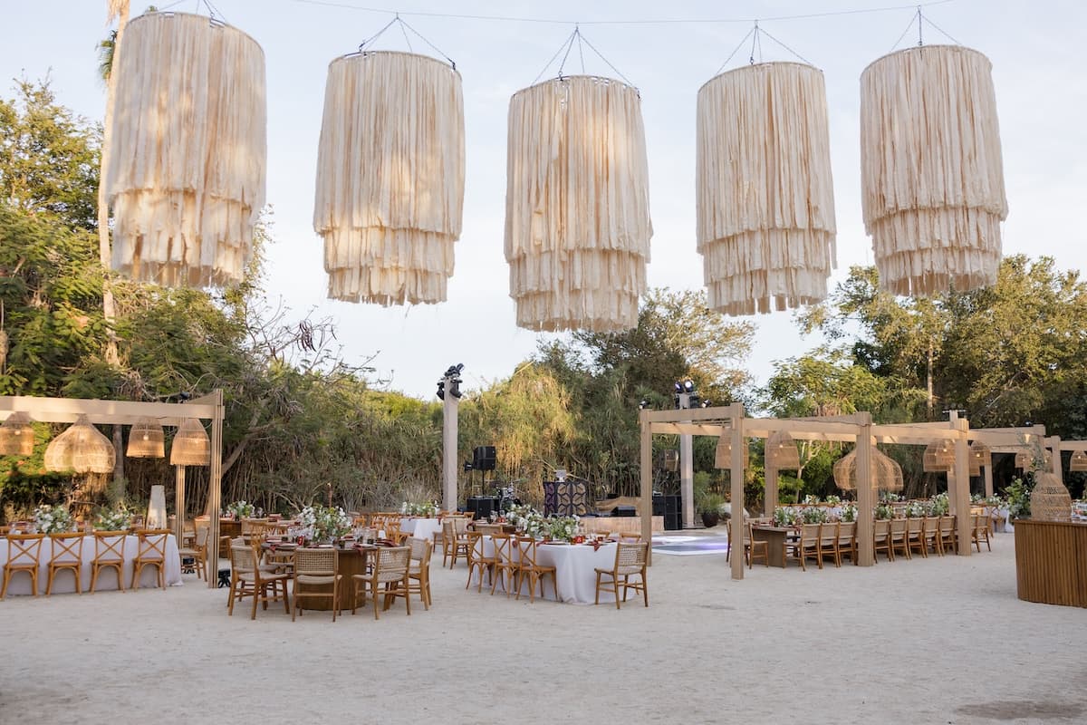 A Modern Spring Wedding at Puerto Raiz 12